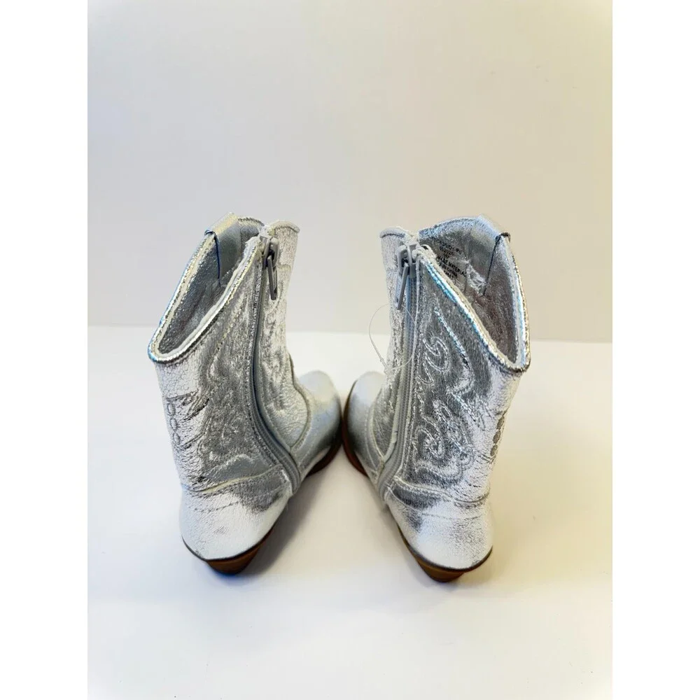 C27. Tucker Tate Kids Boots Metallic Cowgirl Boots Silver-US 13